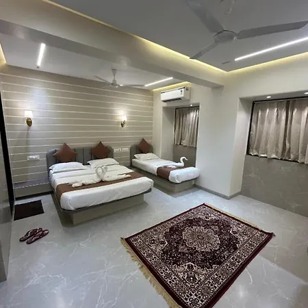 Glance & Hotel Mumbai