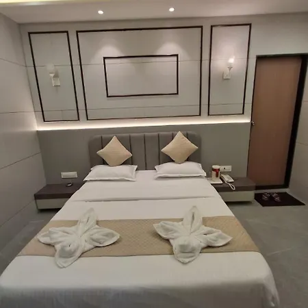 Glance & Hotel 5*