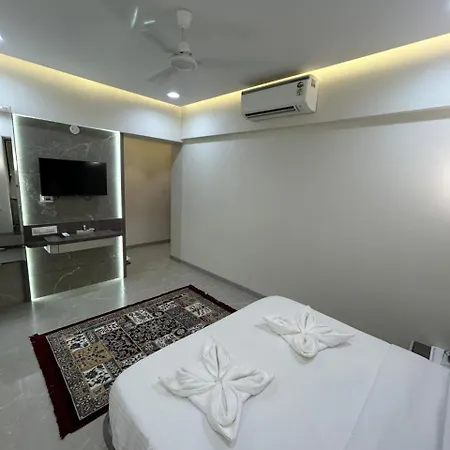 Hotel Glance & Mumbai