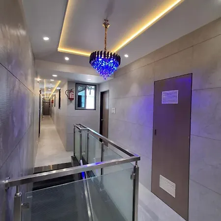 Glance & Hotel 5*