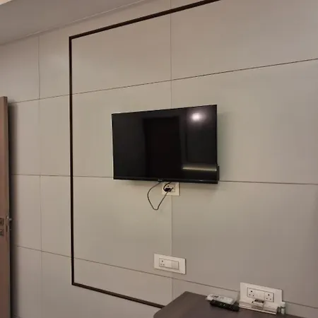 Hotel Glance & Mumbai