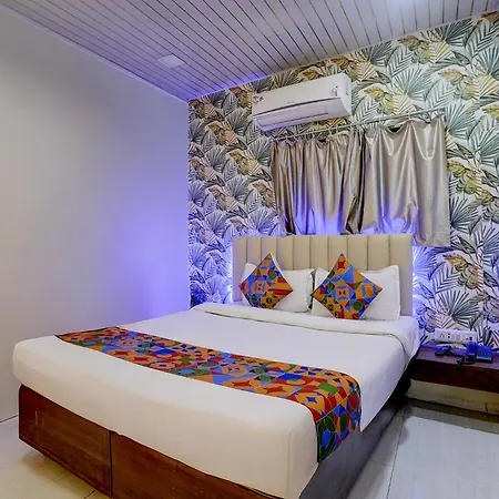 Via Saini Residency Hotel 3*