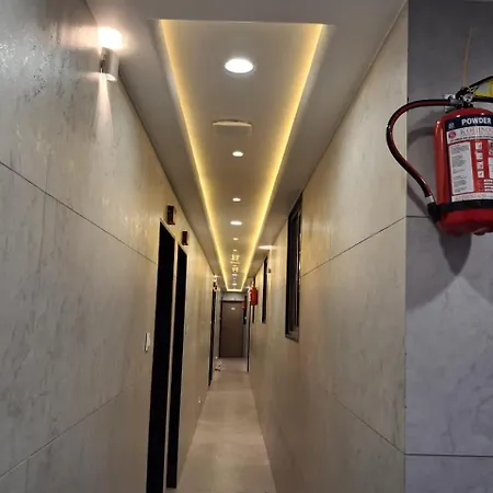 Glance & Hotel 5*