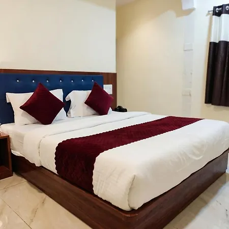Hotel Glow Star - Near Csmt Railway Station & Hajj House - South *