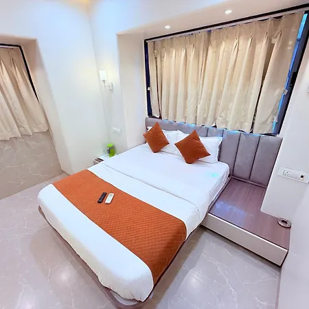 Le Glance & Hotel 4*