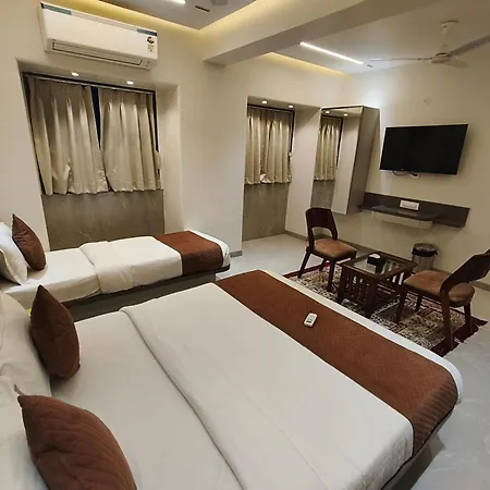 Le Glance & 4* Mumbai