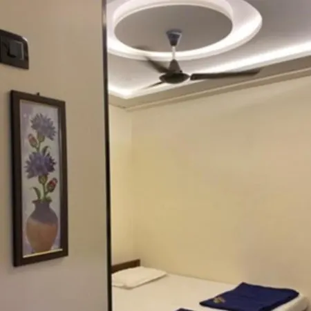 Zox Dongri Hotel