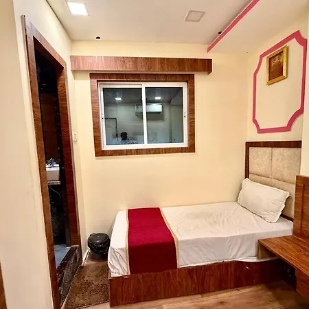 Ashirwad Hotel 2*