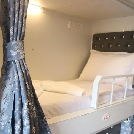Bed & Breakfast Transit - Near Airport *