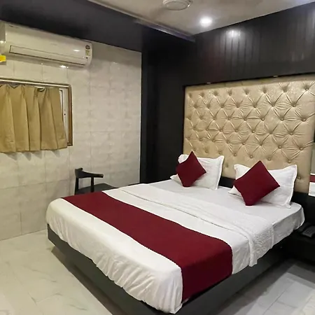 Hotel Bkc Palace Near Us Consulate 3*