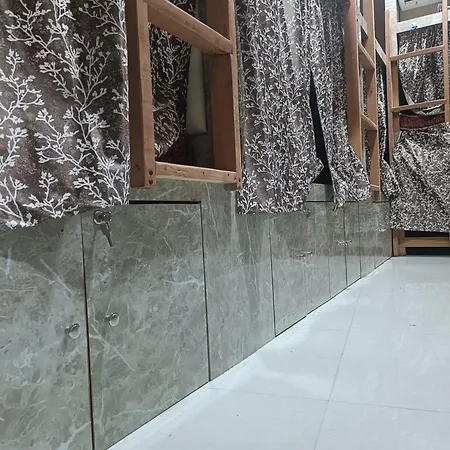 New Star Andheri West Hostel *