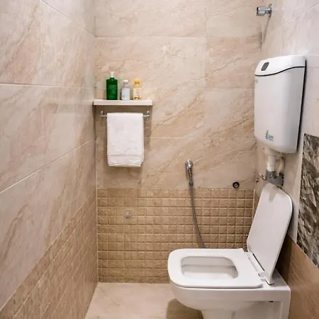 Glow Star - Near Csmt Railway Station & Hajj House - South Hotel Mumbai