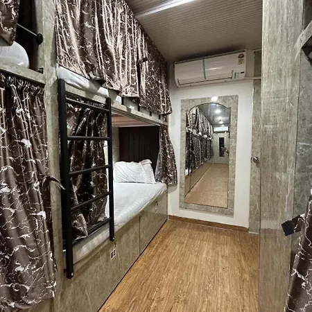 Apna Adda And Hostel Mumbai