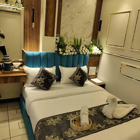 Popular Palace Hotel *