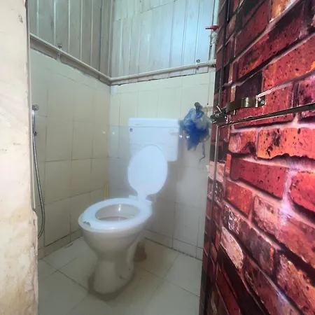 Sky Andheri Near Railway Station Hostel *