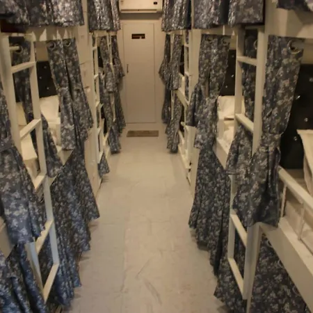Bed & Breakfast Transit - Near Airport Mumbai