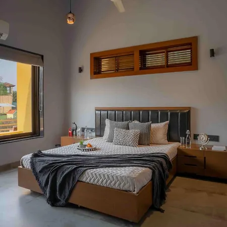 Villa Stayvista's Pranamya - 4bhk With Pet Friendly & Alfresco Dining *