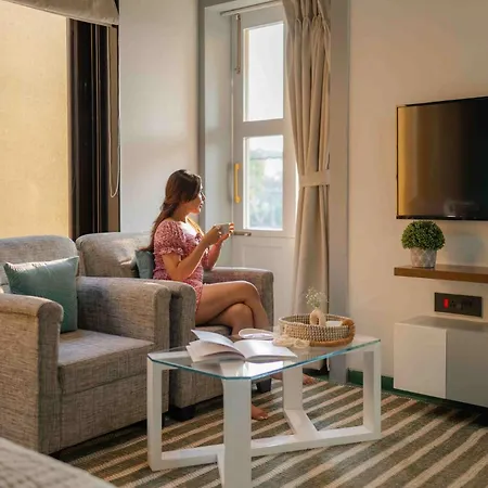 Stayvista's Pranamya - 4bhk With Pet Friendly & Alfresco Dining * Mumbai