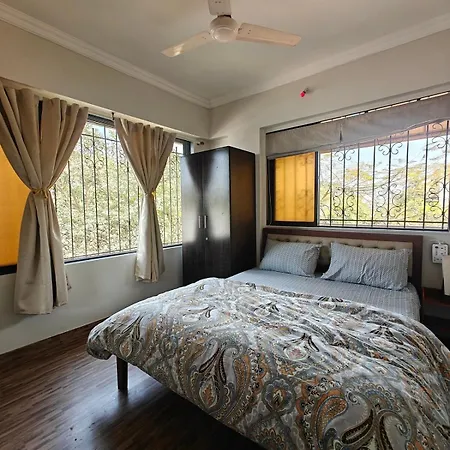 Apartment Serene-2bhk Balcony-parking-bandra Chapel Rd-cafes *