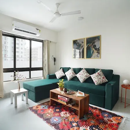 The Emerald Bloom, 2bhk Near Airport,bkc&nmacc Apartment