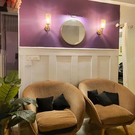 1bhk Bandra Chapel Road Apartment *