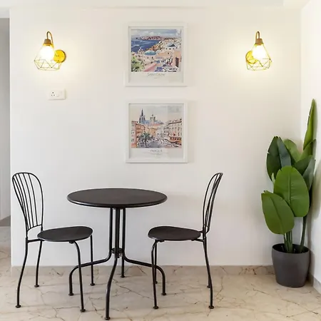 Delphi 2bhk By House Oona Apartment Mumbai