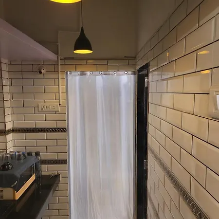 Apartment 1bhk Bandra Chapel Road Mumbai