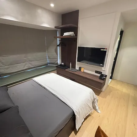 Compact Boutique In Bandra, Off Pali Hill Apartment