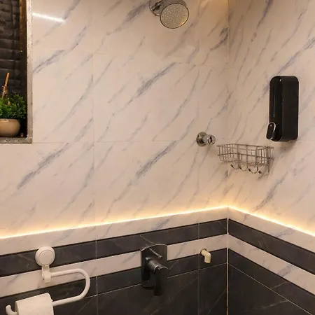 Apartment Casa Azure 1bhk Off Carter Road, Chuim Village Mumbai