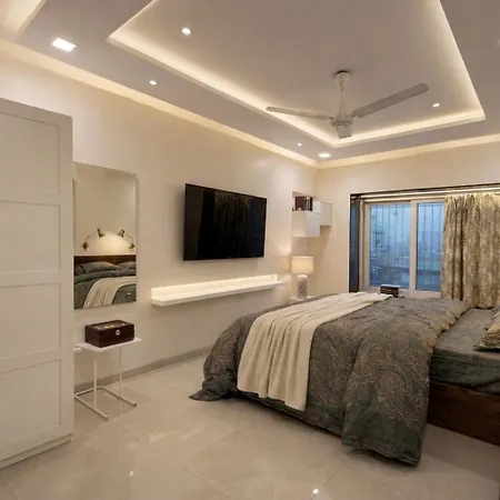 Pet Friendly Spacious 3 Bhk Penthouse Apartment *