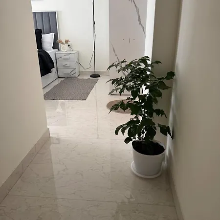 Powai, Aurora Luxe,2bhk Balcony & View Apartment Mumbai