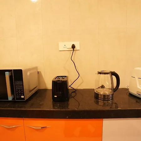 The Emerald Bloom, 2bhk Near Airport,bkc&nmacc Apartment