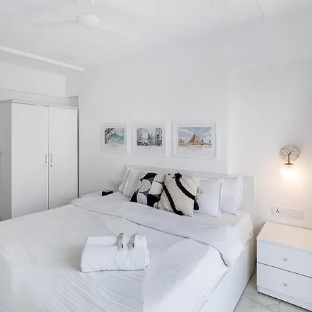 Delphi 2bhk By House Oona *