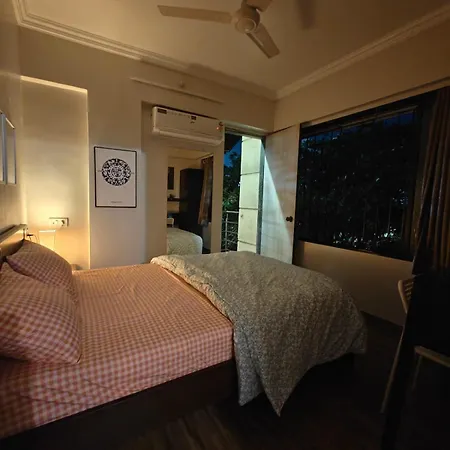 Serene-2bhk Balcony-parking-bandra Chapel Rd-cafes Mumbai