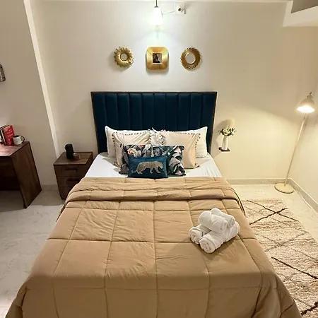 Powai, Aurora Luxe,2bhk Balcony & View Apartment *