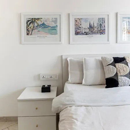 Delphi 2bhk By House Oona Apartment