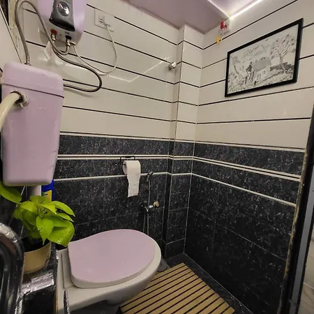 Apartment 1bhk Bandra Chapel Road