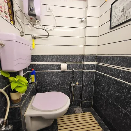 1bhk Bandra Chapel Road * Mumbai