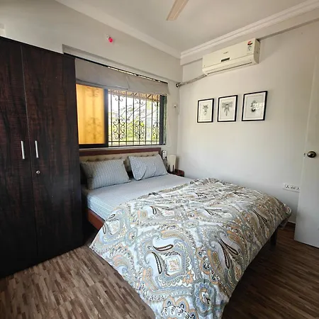 Serene-2bhk Balcony-parking-bandra Chapel Rd-cafes * Mumbai