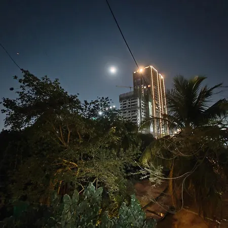 Serene-2bhk Balcony-parking-bandra Chapel Rd-cafes Apartment