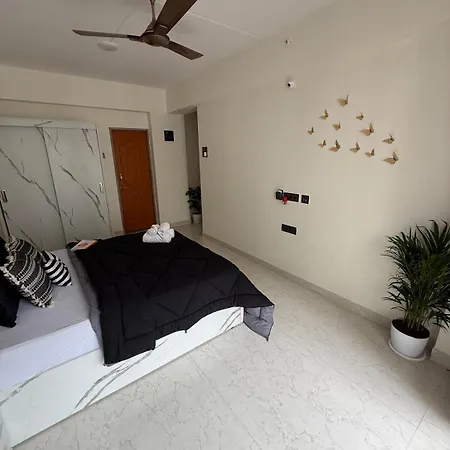 Apartment Powai, Aurora Luxe,2bhk Balcony & View