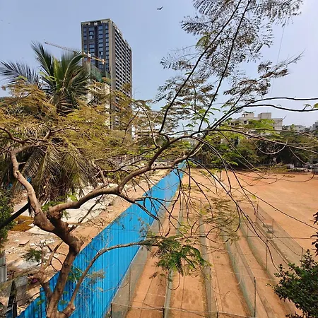 Serene-2bhk Balcony-parking-bandra Chapel Rd-cafes Mumbai