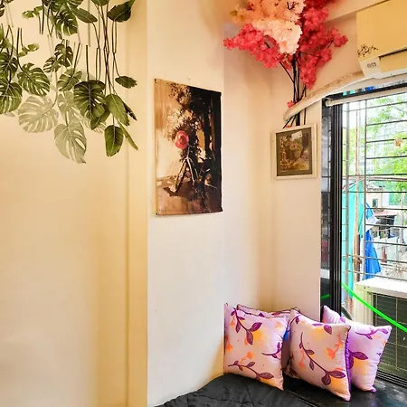 Apartment 1bhk Bandra Chapel Road