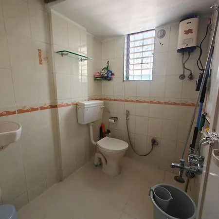 Serene-2bhk Balcony-parking-bandra Chapel Rd-cafes Mumbai