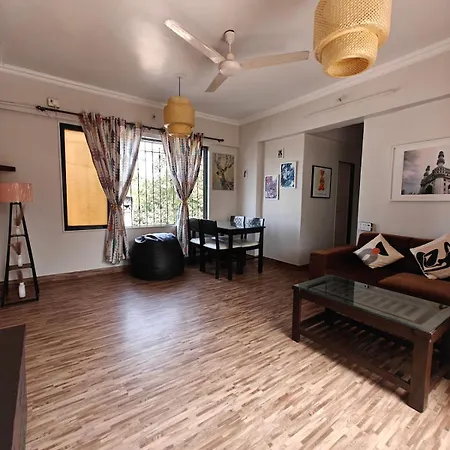 Apartment Serene-2bhk Balcony-parking-bandra Chapel Rd-cafes *