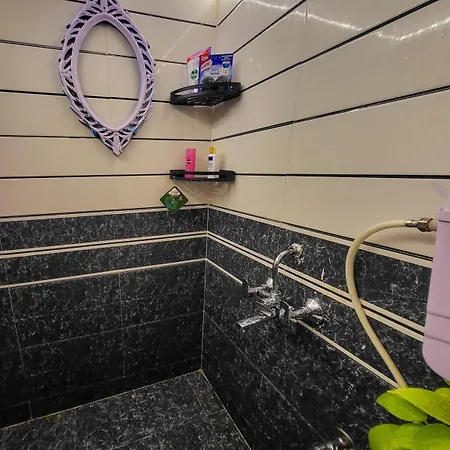 Apartment 1bhk Bandra Chapel Road