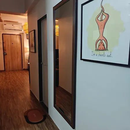 Serene-2bhk Balcony-parking-bandra Chapel Rd-cafes * Mumbai