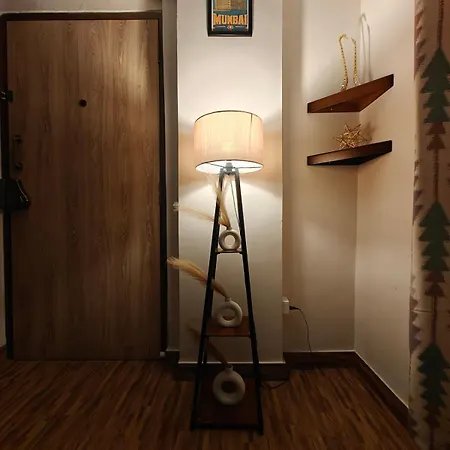 Apartment Serene-2bhk Balcony-parking-bandra Chapel Rd-cafes