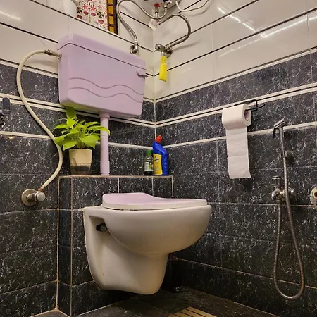 1bhk Bandra Chapel Road * Mumbai