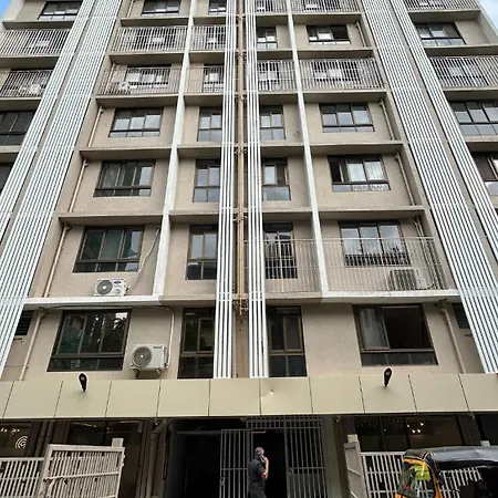 Apartment Urban Pause, 2bhk Near Bkc,airport&nmacc *
